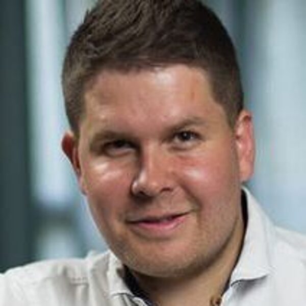 Baráz Ádám zongoraművész és zeneszerző   https://adambaraz.hu/