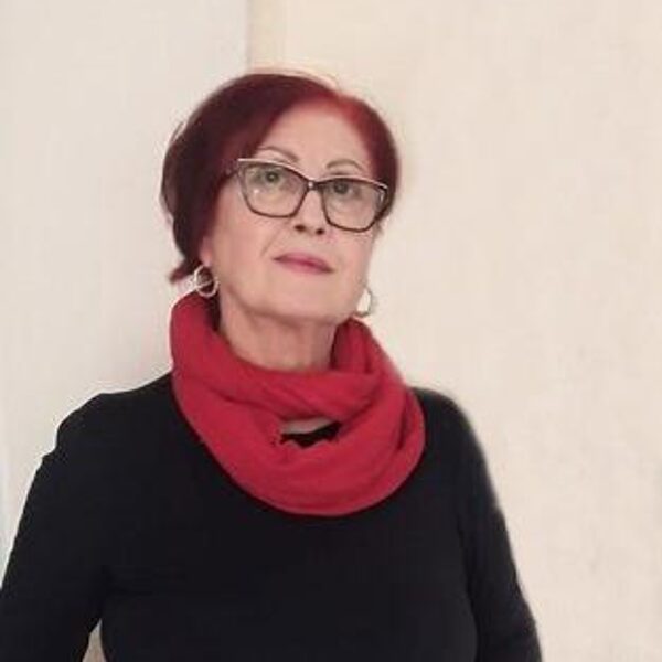 Póth-Vecsei Mária mariannka5448@gmail.com